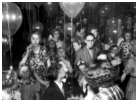 Afdansningsbal 1952. Esther længst til venstre, pige nr,3 er Hanne Gerhard, vi gik i klasse sammen.