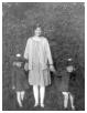 Esther 3½ år - Helga 16 år - Gurli 2½ år. - 1928.